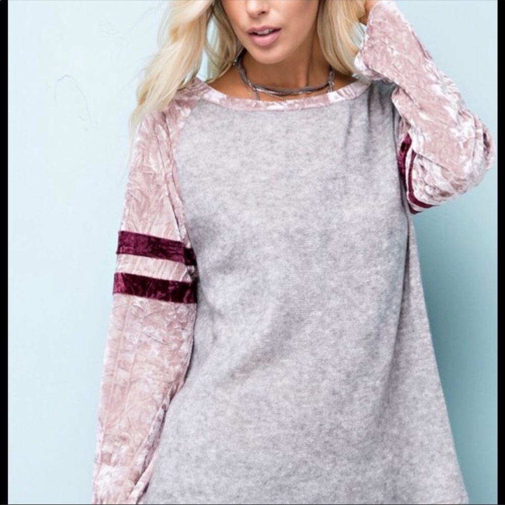 Stunning top with velvet sleeves